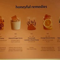 Honeyful Cafe พร้อมพงษ์