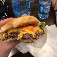 shake shack  russia arbat st.