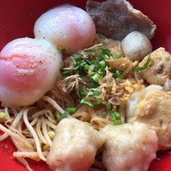 ก๋วยเตี๋ยวแคะ