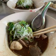 เรือนไทย ก๋วยเตี๋ยวเรือ