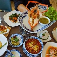 Villa Restaurant (วิลล่า เรสเตอรอง) เจ้าคุณวิลล่า คอมมูนิตี้มอลล์ ถนนเจ้าคุณทหาร เขตลาดกระบัง