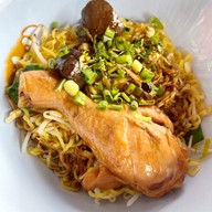 เมนูของร้าน ก๋วยเตี๋ยว ลุงโก้