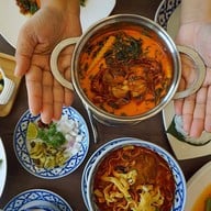 Villa Restaurant (วิลล่า เรสเตอรอง) เจ้าคุณวิลล่า คอมมูนิตี้มอลล์ ถนนเจ้าคุณทหาร เขตลาดกระบัง
