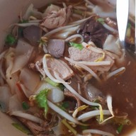 เมนูของร้าน ก๋วยเตี๋ยวเป็ดอาม่า ปากซอยเพชรเกษม 81/2