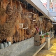 บรรยากาศ 10 O' Clock Café