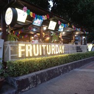 หน้าร้าน Fruiturday นิมมานเหมินท์