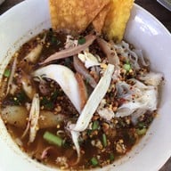 เมนูของร้าน ก๋วยเตี๋ยวจัดหนัก