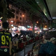 ก๋วยเตี๋ยวไก่ข้ามฟาก สุรวงศ์ สุรวงศ์