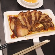 Moon Lok Chiu Chow Citygate Outlets