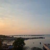 Kroque Boutique & Bistro