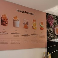 Honeyful Cafe พร้อมพงษ์