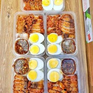 ข้าวหมูทอดเหลือแดก