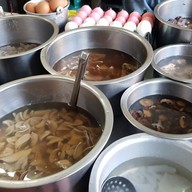 โจ๊กสี่แยกสมเพชร