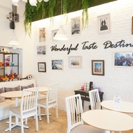 Junction cafe and Nail spa