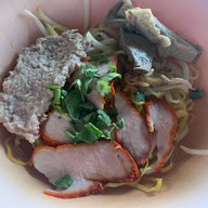 เมนูของร้าน ก๋วยเตี๋ยวเรือ 2 ลำ