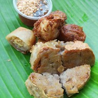 เมนูของร้าน ผัดไทยไฟทะลุ ถนนดินสอ