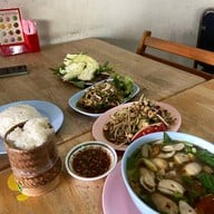 ส้มตำโปงลาง
