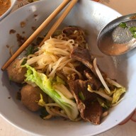 ข้าวซอยป้าไพ