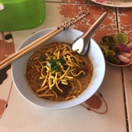 ข้าวซอยป้าไพ