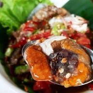 ส้มตำกำแพงแตก