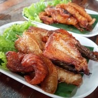 ส้มตำกำแพงแตก