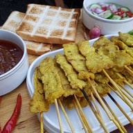 หมูสะเต๊ะ อาม่า