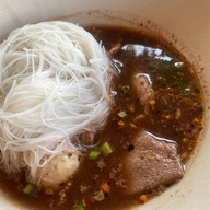 เมนูของร้าน ก๋วยเตี๋ยวเรือสายรุ้ง