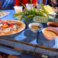 น้องจีน่าจิ้มจุ่ม