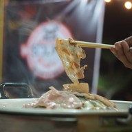 รวมพลหมูกระทะ