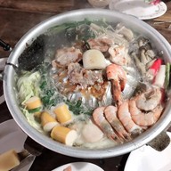 รวมพลหมูกระทะ