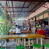 หน้าร้าน ส้มตำกะยำแซ่บ ตลาดไทเลย