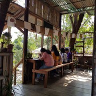 บรรยากาศ จงกล Cafe'