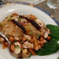 เมนูของร้าน ยุ้งสยาม ไทยคูวซีน ถนนพระอาทิตย์ {หลัก}