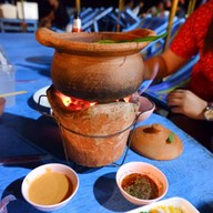 น้องจีน่าจิ้มจุ่ม