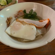 เมนูของร้าน ข้าวเปิ๊บยายเครื่อง
