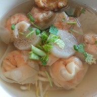 ต้นตำรับ ก๋วยเตี๋ยวขาหมูตำลึง