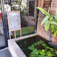 หน้าร้าน Tava Coffee  เตวา คอฟฟี่ คาเฟ่ ปักธงชัย