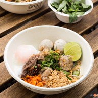 เมนูของร้าน สะเหล่อ ก๋วยเตี๋ยวเรือ