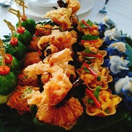 เมนูของร้าน อาหารไทยชาววังบุษราคัม