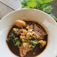 เมนูของร้าน เตี๋ยวเรือ นายยะ ณ ฝั่งธน