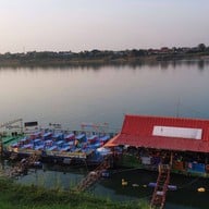 บรรยากาศ ร้านอาหารแพครัวชมโขง