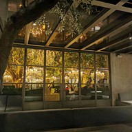 หน้าร้าน RH Yountville