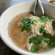 ก๋วยเตี๋ยวปลาสุกี้ทะเล ปราณบุรี