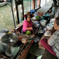 ก๋วยเตี๋ยวเจ๊หมวย