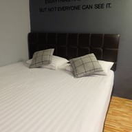 โรงแรมคริสตัลบ็อกซ์