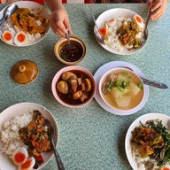 เมนูของร้าน ร้านข้าวแกงเจดีย์หัก
