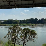 ครัวหลังสวน ตำ-ยำแซ่บ บ้านโป่ง