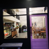 หน้าร้าน Novemberry Café Ranong ระนอง