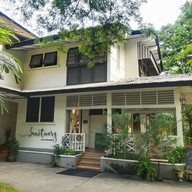 Sanctuary Cafe & Restaurant ปากน้ำ ซอยการประปา