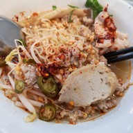 ก๋วยเตี๋ยวมู๋มู๋ ซอยสีลม 3